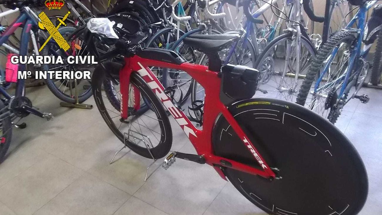 Detenido por abandonar a su bebé mientras huía por haber robado una bicicleta de alta gama