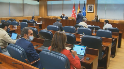 Médicos de Sanidad Exterior creen que se deberían haber realizado test de origen en Barajas desde verano de 2020