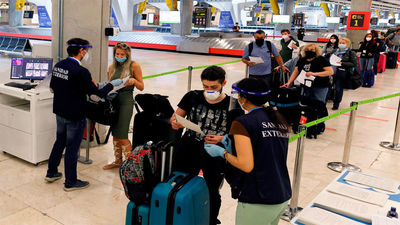 España levanta restricciones a viajeros de Argentina, Colombia, Namibia y Perú