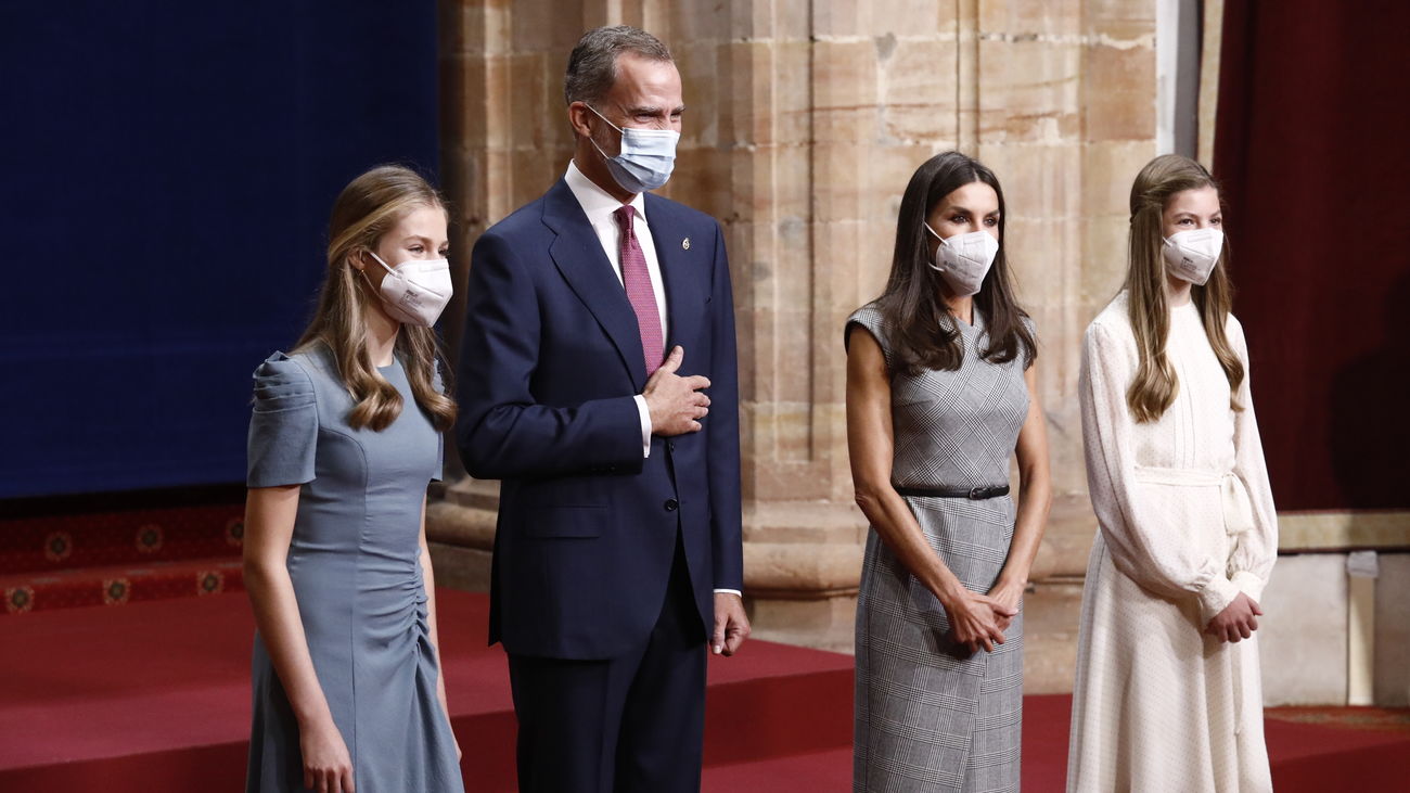 La Familia Real recibe a los galardonados con los Premios Princesa de Asturias