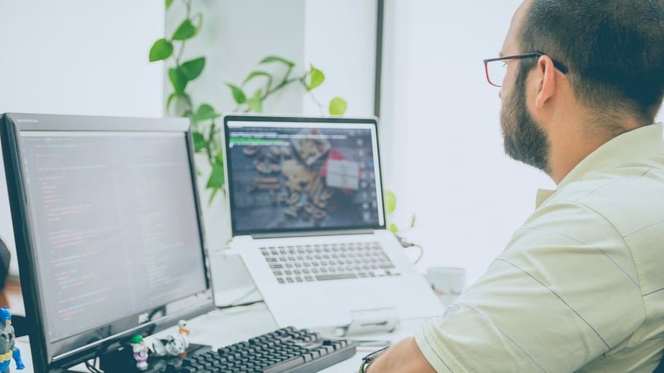 Orientación laboral: ¿Cómo enfrentarse a una entrevista de trabajo en vídeo sin interlocutor?