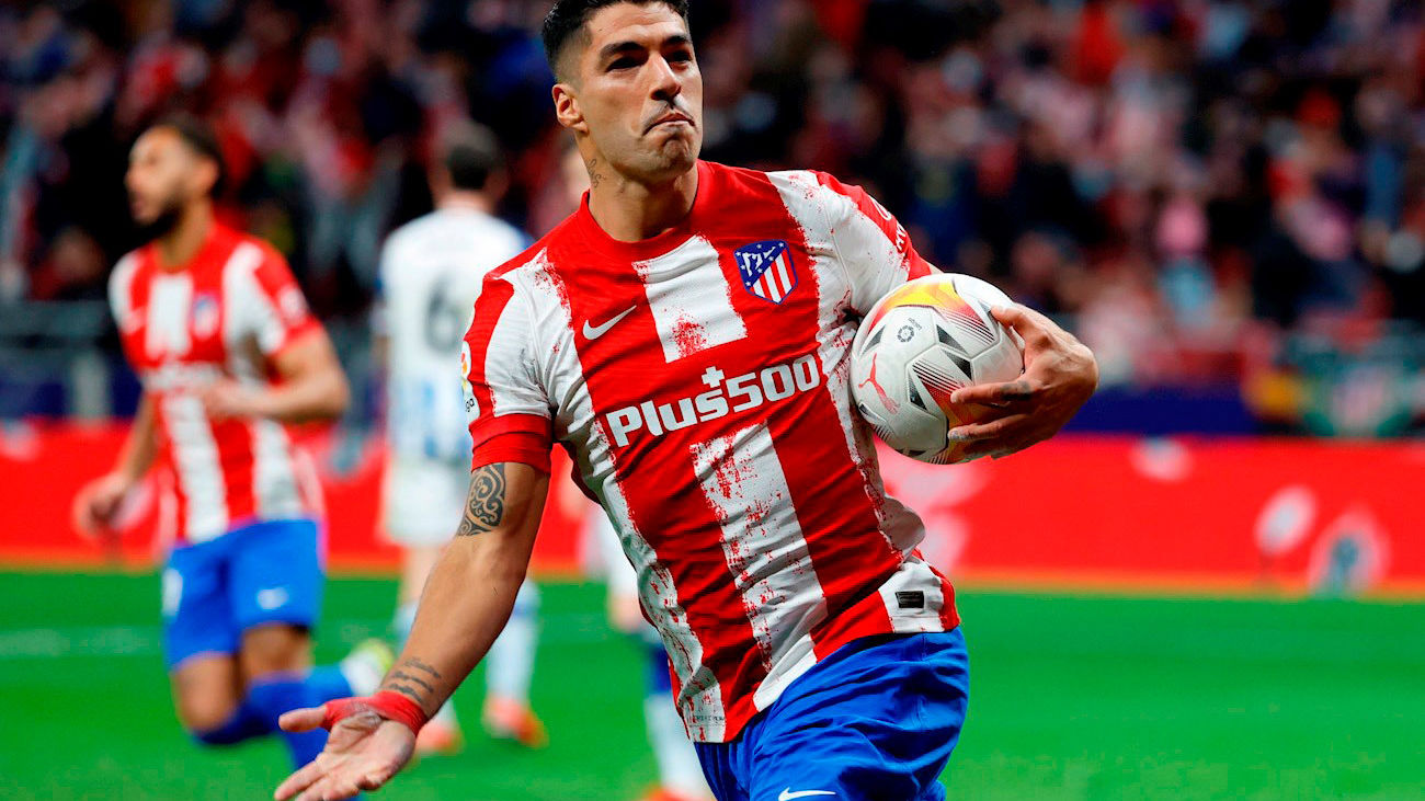 2-2. Suárez salva un punto para el Atlético y la Real retiene el liderato