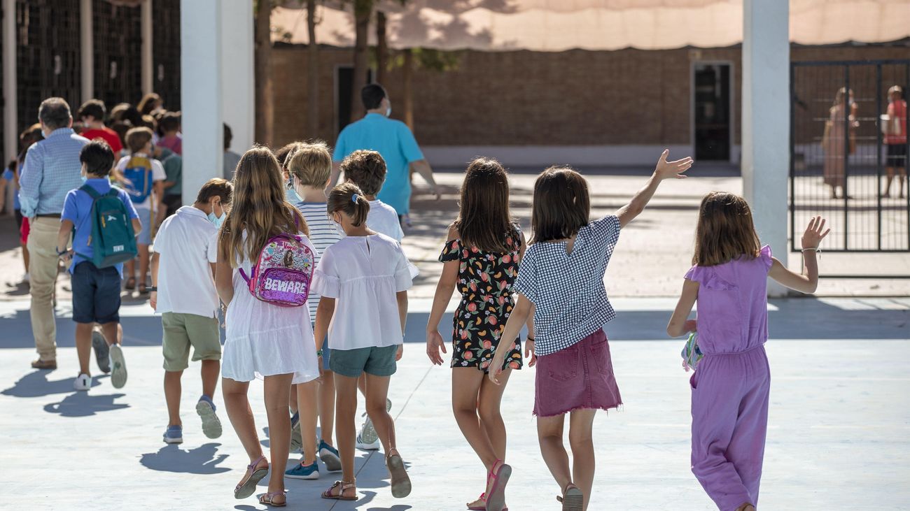 Sin mascarilla en el patio del colegio desde este lunes