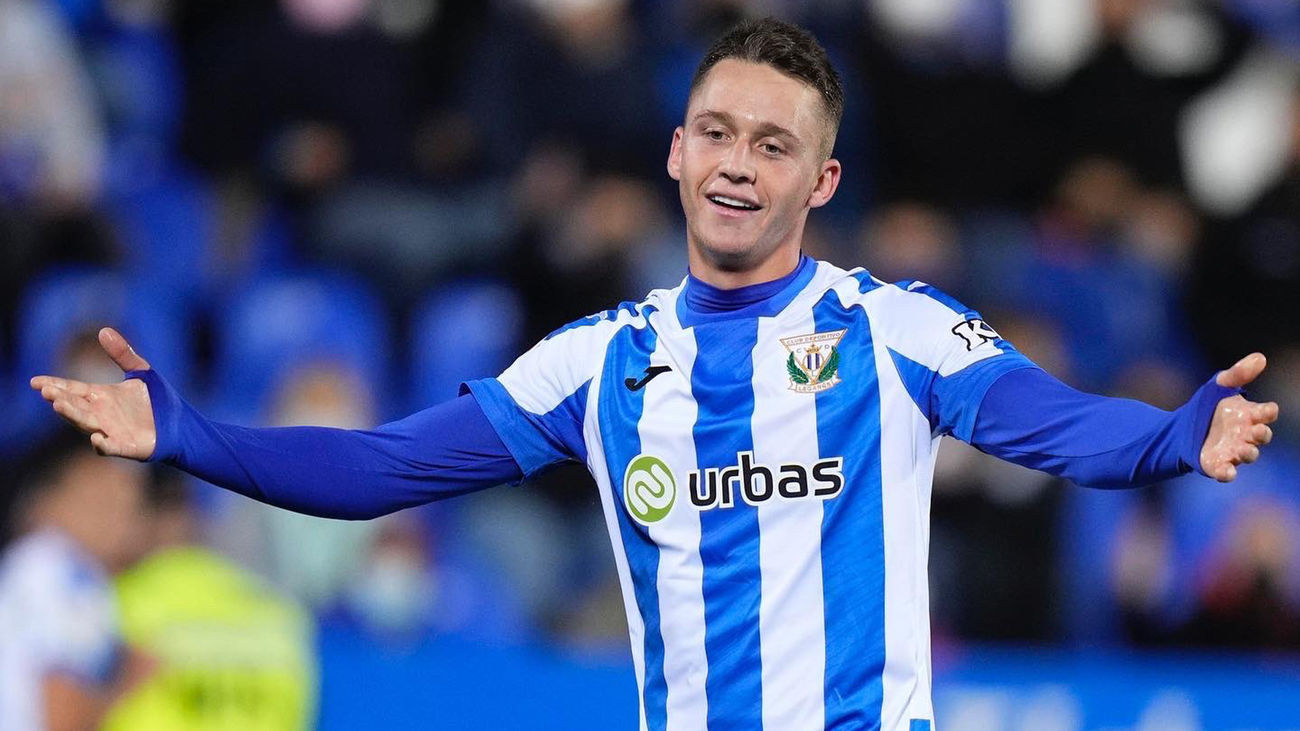 Borja Garcés se va a una boda sin permiso e indigna a Garitano