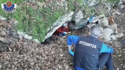 Encuentran armas y munición en un 'zulo' en Ataun (Guipúzcoa)