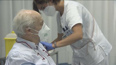 Unidades móviles del Summa  vacunan este sábado en Buitrago de Lozoya y  Brunete