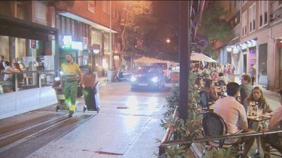 Almeida responde a los vecinos que han protestado en Cibeles que las terrazas Covid acabarán en diciembre