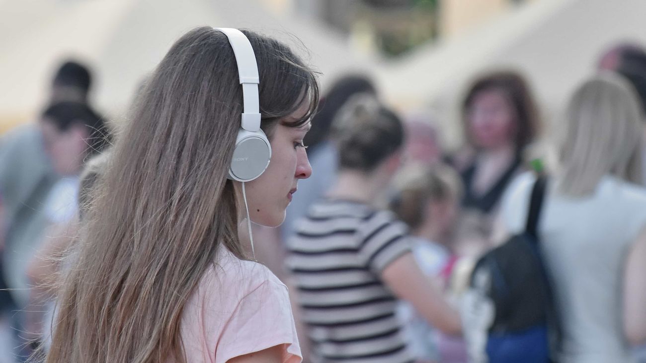 Siete de cada diez jóvenes con problemas auditivos  reconocen que no van al médico