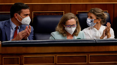 Sánchez reunirá el martes a Calviño y Díaz para fijar la posición del Gobierno en la reforma laboral