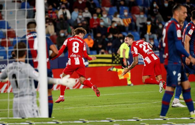 Griezmann marca ante el Levante / EFE