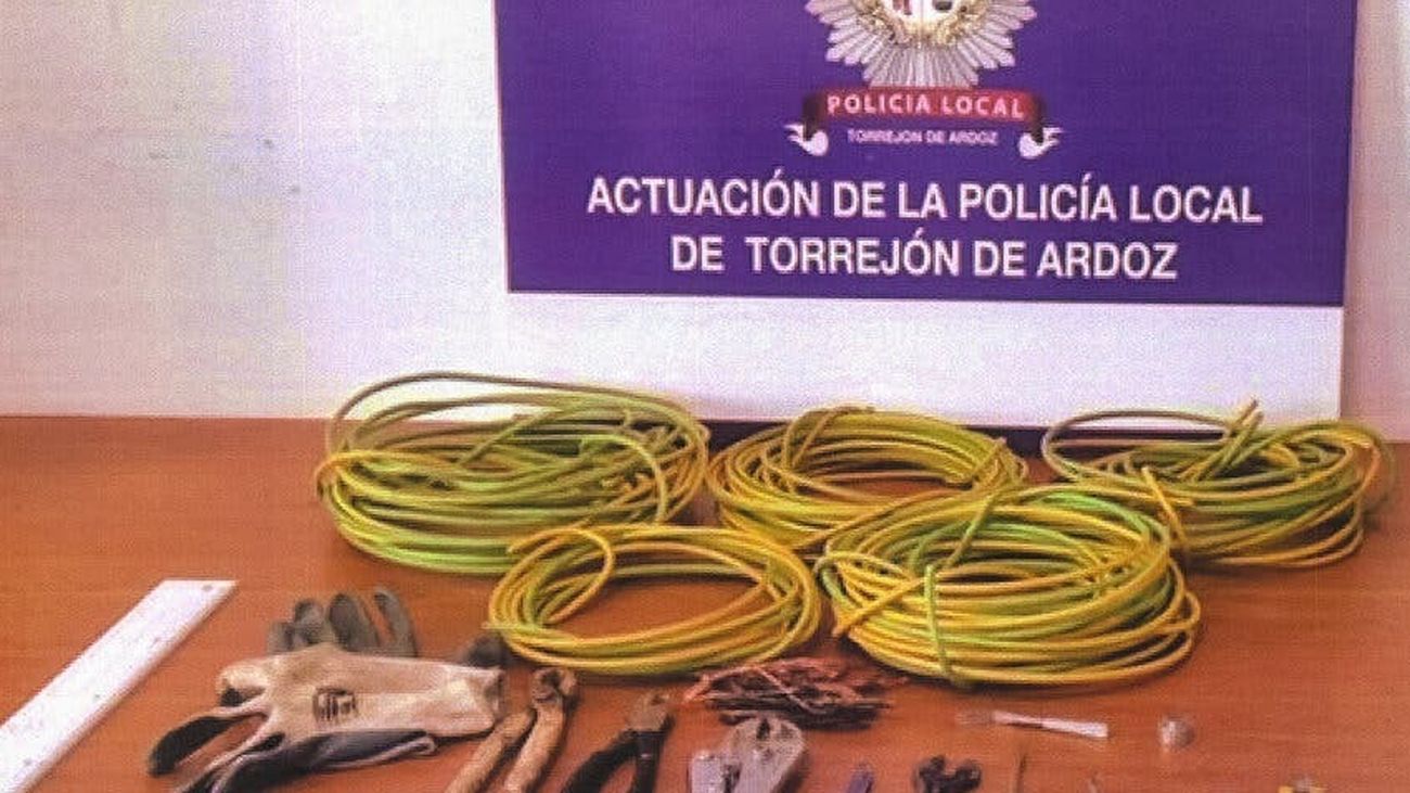 Dos detenidos en Torrejón por robar cable de las farolas y dejar varias calles a oscuras