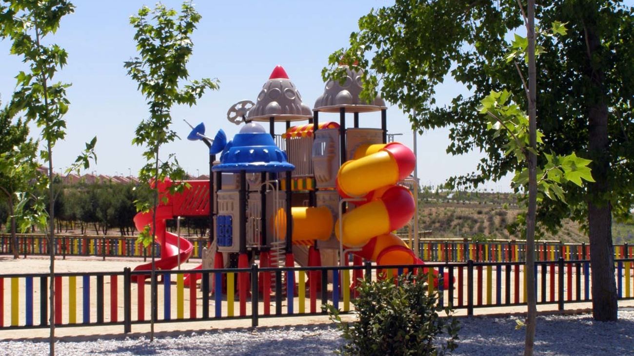 Uno de los parques infantiles de Paracuellos del Jarama