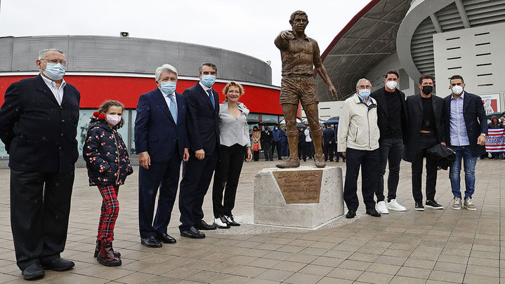 Inauguración de la estatua de Luis Aragonés / @atleti