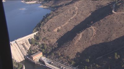 El pantano de San Juan resurge de sus cenizas