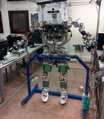TEO, el robot humanoide de RoboticsLab / UC3M