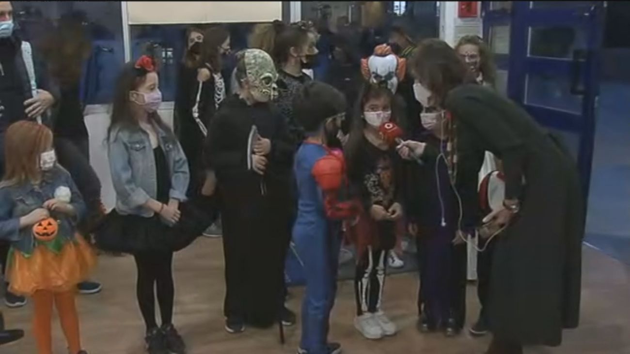 Zombies, superhéroes, monstruos... y poco 'juego del calamar' en los colegios de Madrid por Halloween