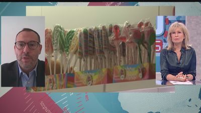 La industria alimentaria rechaza "el ataque injustificado"  de Consumo al prohibir publicitar dulces en 2022