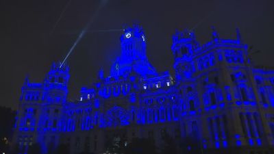 Proyecciones lumínicas, música y un gigantesco mural repleto de historias en el Festival de la Luz en Madrid