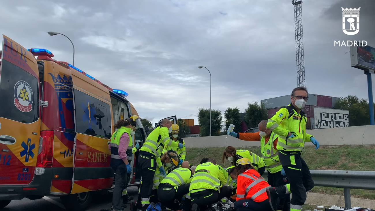 Herido grave un  motorista al caerse en la M-30