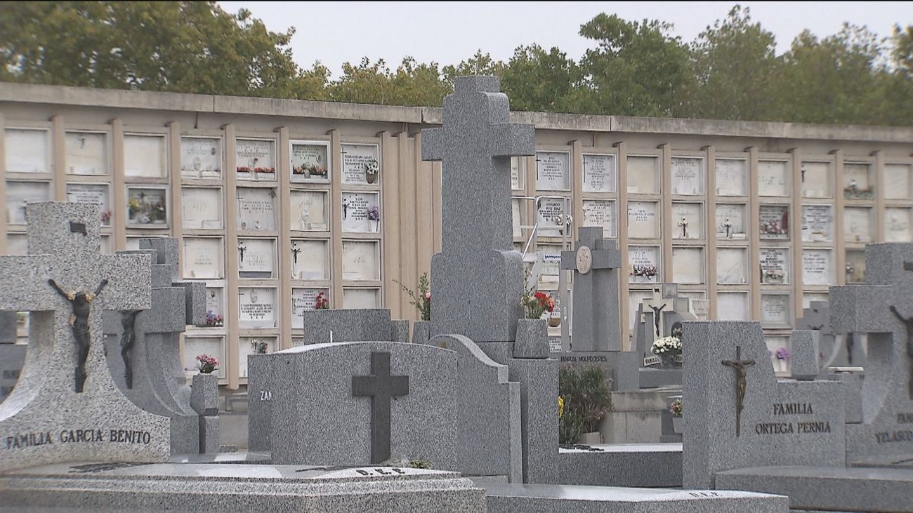 La incineración gana terreno por el coste y la falta de espacio en los cementerios