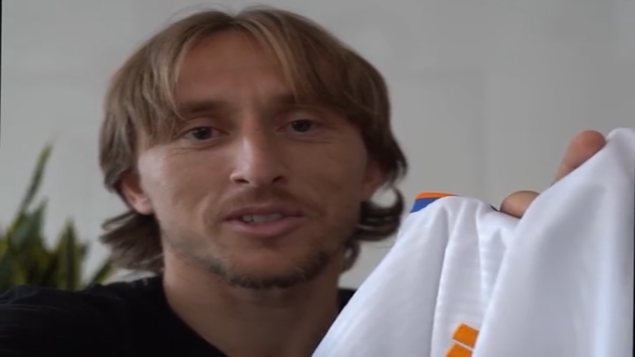 Modric sorprende a Elvira, su admiradora número uno