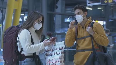 España admitirá pasajeros de Reino Unido solo con certificado de vacunación