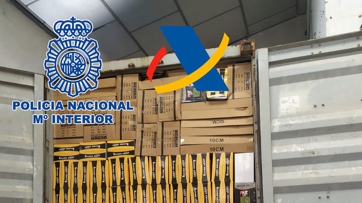 Contenedor cargado con material intervenido / POLICÍA NACIONAL