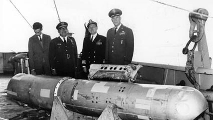 Una de las cuatro bombas termonucleares recuperada frente a la costa de Almería / WIKIPEDIA