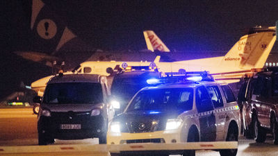 Piden 5 años de cárcel por sedición para los migrantes huidos de un avión