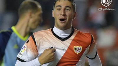 Santi Comesaña:  "Es mi momento de mayor felicidad en el Rayo"