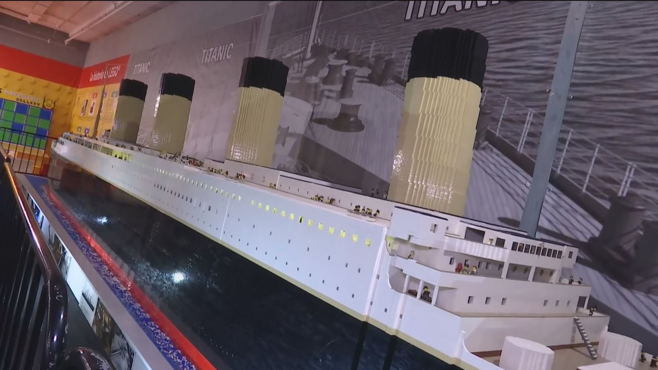 Un Titanic de once metros o el poblado de 'Los Pitufos', en la mayor exposición de Lego de Europa que está en Madrid