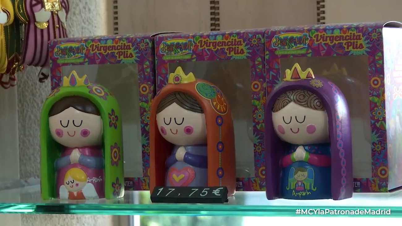 Visitamos la tienda de Madrid con los artículos más curiosos de la Virgen de la Almudena