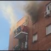 Intoxicado un hombre en un incendio en un piso en la calle Ofelia Nieto de Madrid