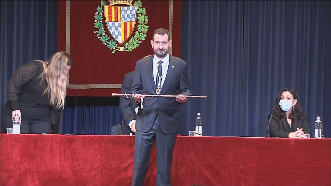 Rubén Guijarro del PSC recupera  la alcaldía de Badalona tras la moción de censura contra Albiol