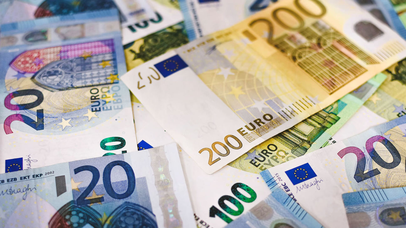 El Instituto de Estudios Económicos recorta al 4,6% su previsión de crecimiento para este año