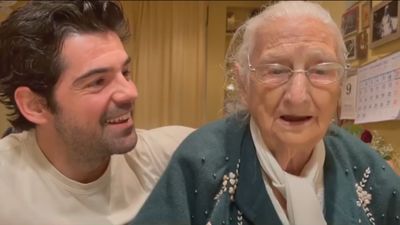 Así celebra la tata de Miguel Ángel Muñoz sus 97 años