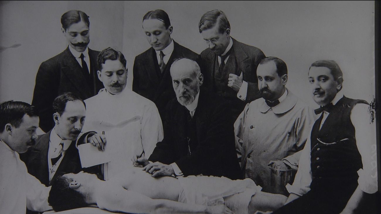 La memoria fotográfica de los Alfonso en la Sala del Canal de Isabel II