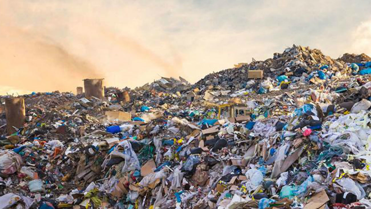 La Comunidad de Madrid convertirá los vertederos de Pinto y Colmenar Viejo en complejos medioambientales