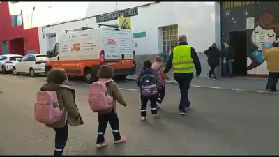 Completa inseguridad para acceder a un colegio de San Blas