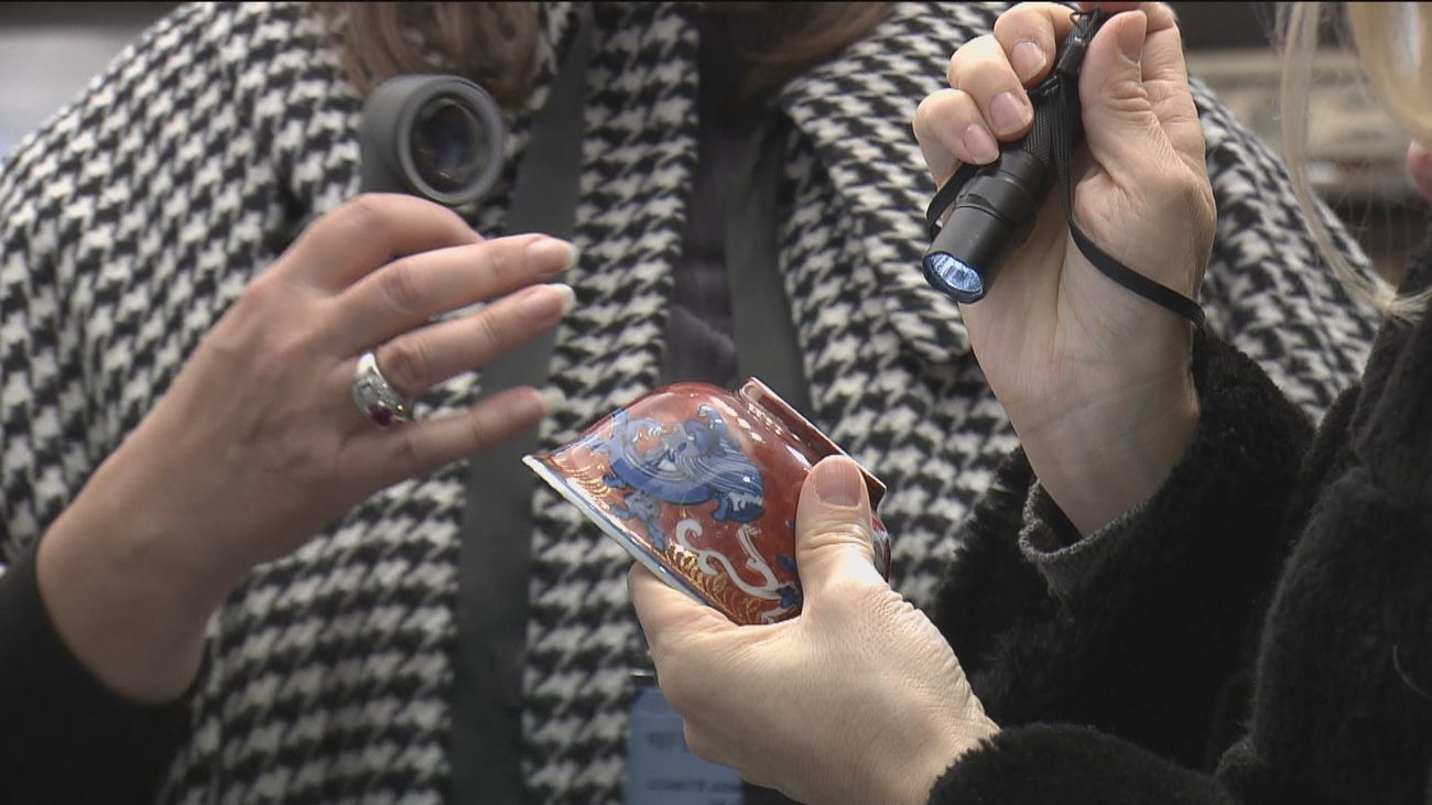 Feriarte comienza con el análisis previo de los expertos sobre la autenticidad de las piezas