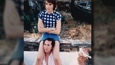 Andrea Bronston, amiga de la infancia de Miguel Bosé, sobre sus memorias: "Yo he vivido muchos momentos con él"