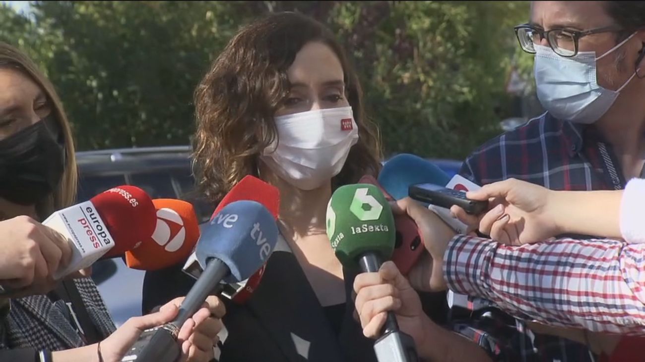 Ayuso defiende la actuación de Carballedo mientras el PSOE pide su dimisión