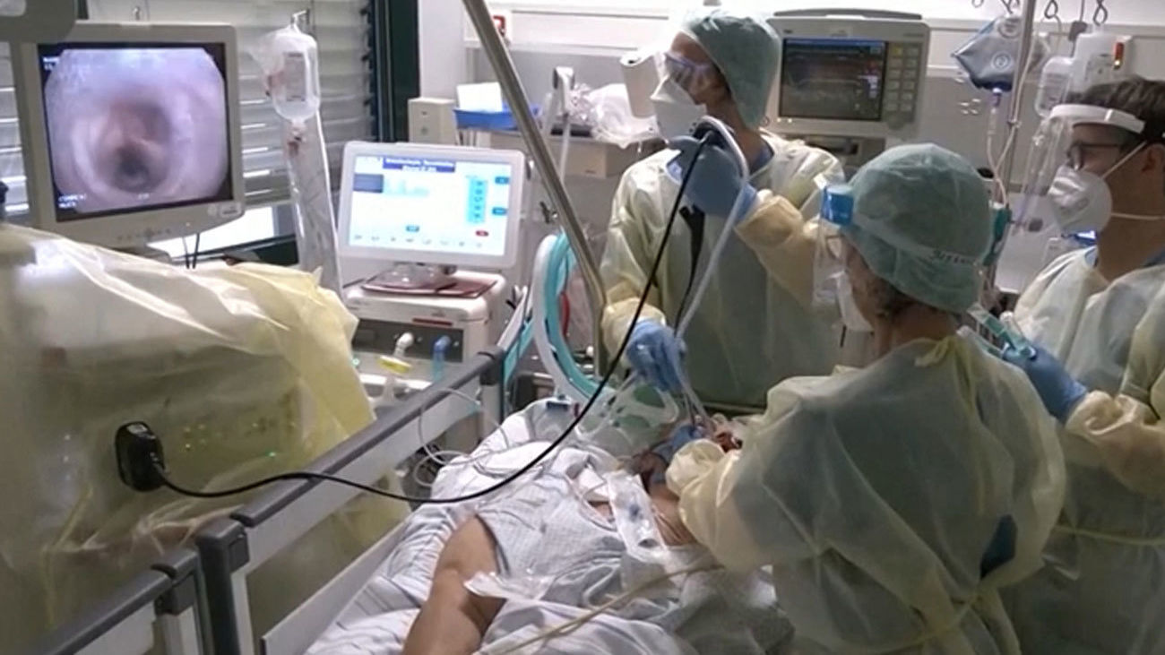 La pandemia se dispara en el centro y este de Europa donde vuelven las restricciones