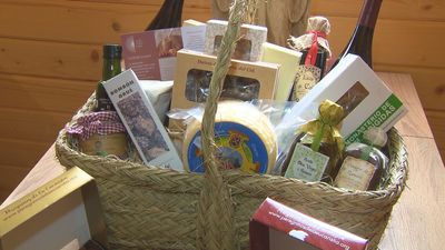 Ya se preparan las cestas de Navidad