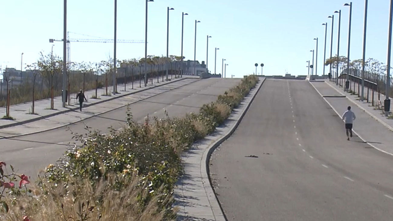 Los vecinos de El Cañaveral piden habilitar al tráfico el acceso previsto que une el barrio con Coslada