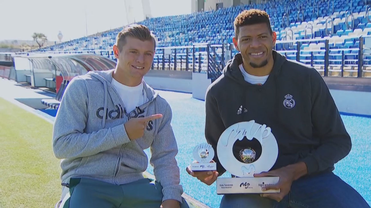 Kroos sorprende a Tavares entregándole el MVP de octubre