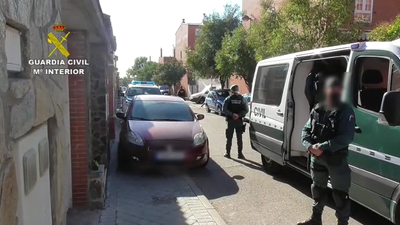 Tres detenidos en Meco por varios robos con violencia y por tener una plantación de marihuana y un laboratorio de cocaína rosa