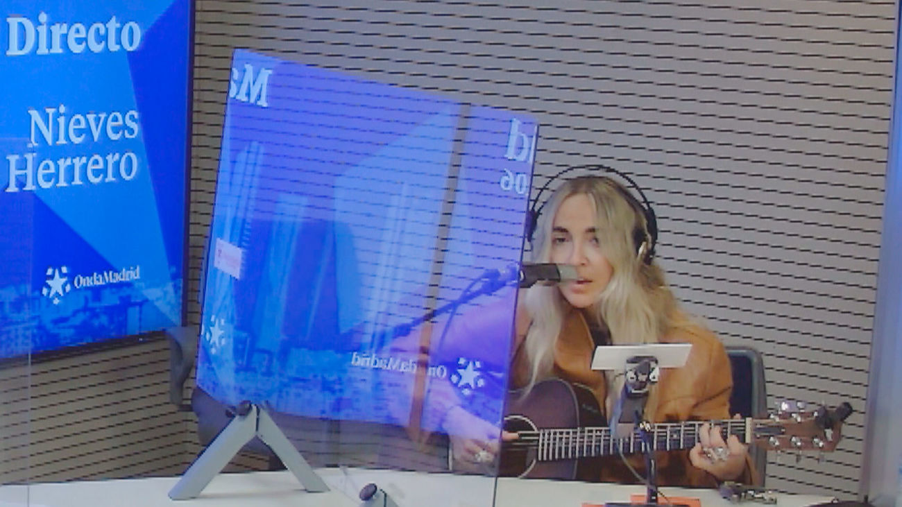 Paula Mattheus canta en directo 'Te lo dije de verdad'