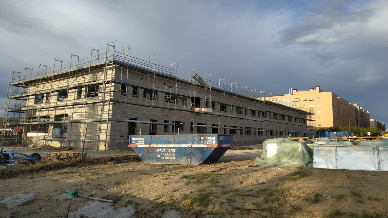 Los vecinos del barrio de Los Molinos de Getafe recogen firmas para pedir un instituto