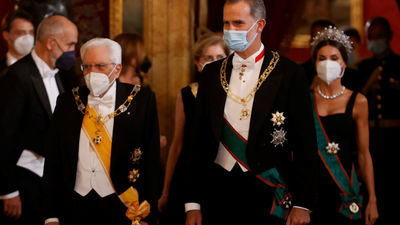 Cena de gala en el Palacio Real en honor del presidente de Italia